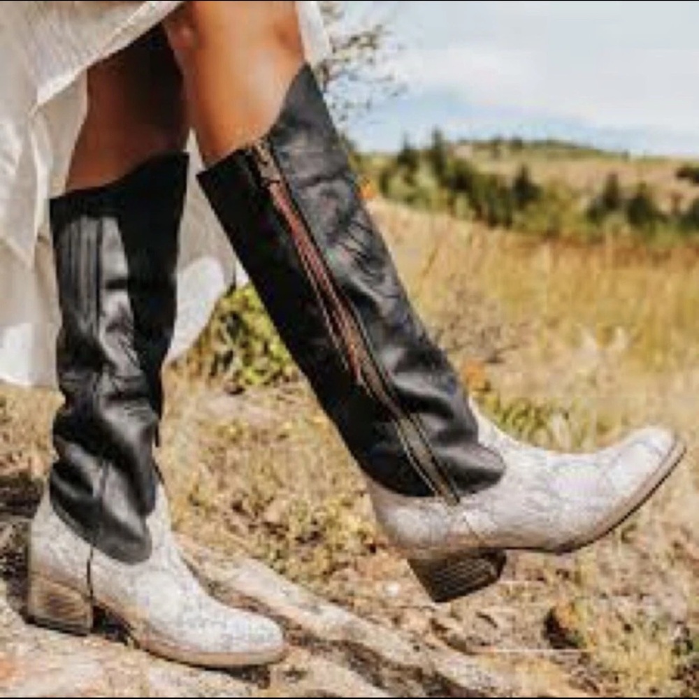 Freebird By Steven Whisper Tall Boots  In Black Snake - Picture 2 of 16